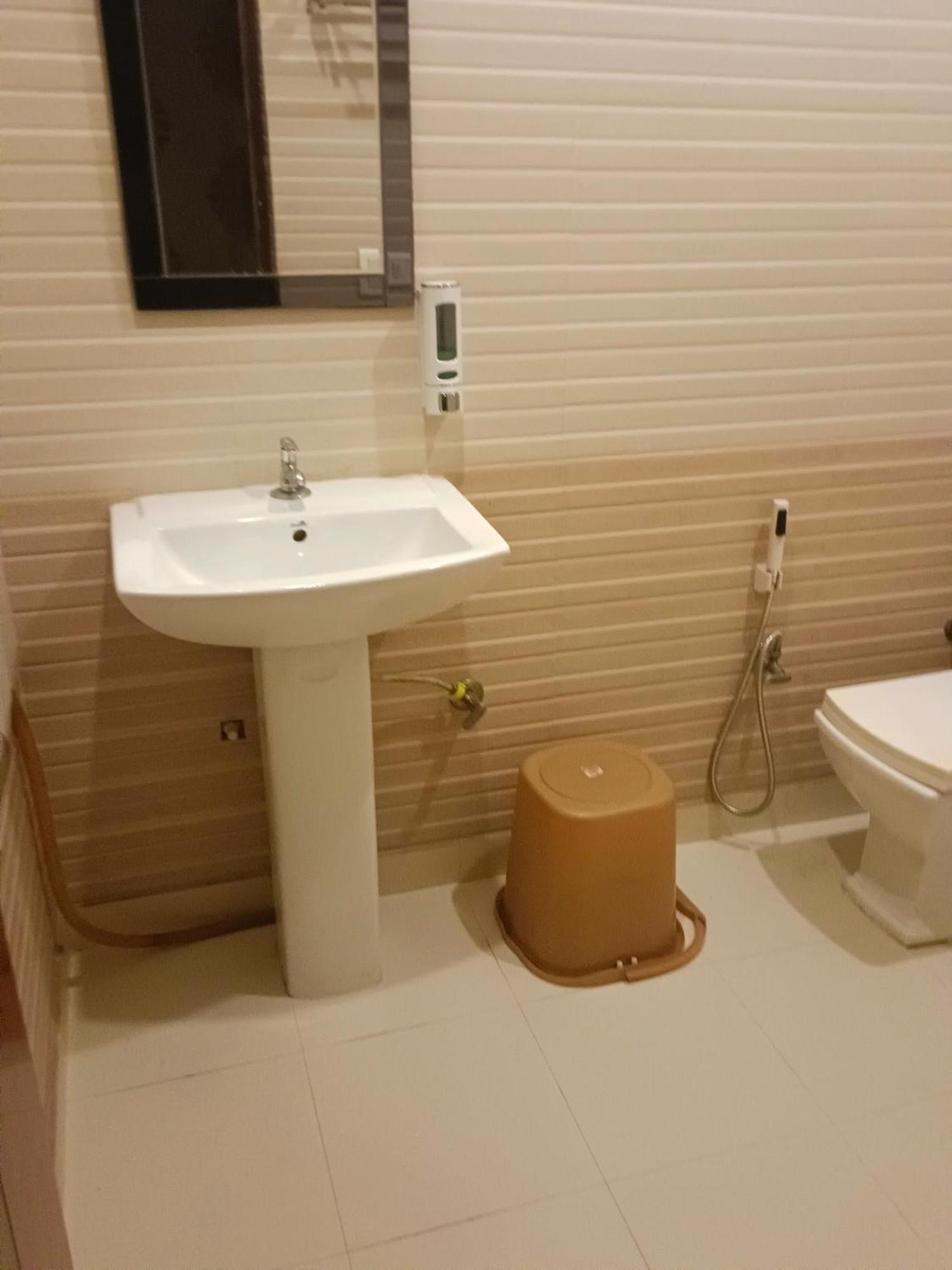 The Aura Grand Hotel & Banquet - A Unit Of Sitara Kollection Hotels Rohtak Екстериор снимка